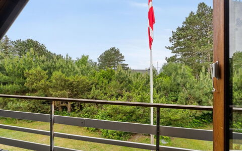 Wiger - 150M from the Sea: Wood, Handrail, Fence, Porch, Baluster, Hardwood, Deck, Shade, Wood Stain