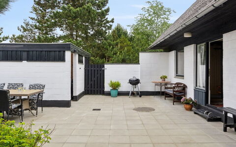Wiger - 150M from the Sea: Home, Residential Area, Roof, Door, Composite Material, Shade, Siding, Garden, Courtyard, Backyard