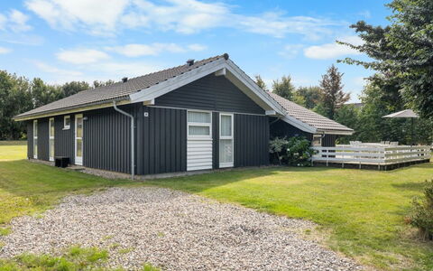 Ønevus - 550M from the Sea: Cottage, Home, House, Roof, Porch, Estate, Siding, Garden Buildings, Farmhouse, Yard