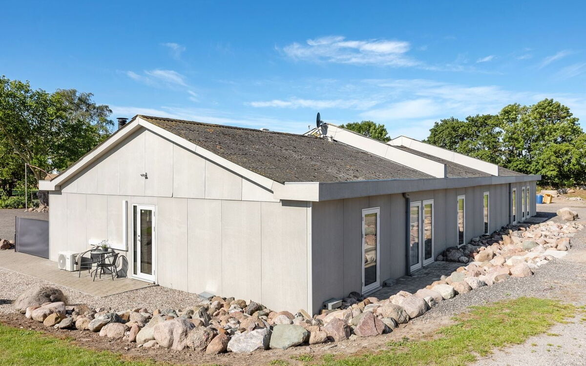 Henne - 2.5Km from the Sea