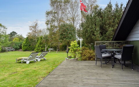 Elisej - 100M from the Sea: Shrub, Land Lot, Garden, Home, Shade, Lawn, Groundcover, Cottage, Hardwood