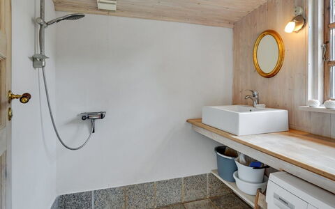 Gytta - 1Km from the Sea: Plumbing Fixture, Bathroom, Wall, Bathroom Sink, Wood, Flooring, Sink, Tap, Interior Design, Floor