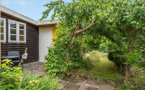Gytta - 1Km from the Sea: Shrub, Garden, Groundcover, Cottage, Backyard, Lawn, Yard, Garden Buildings, Shade, Landscaping