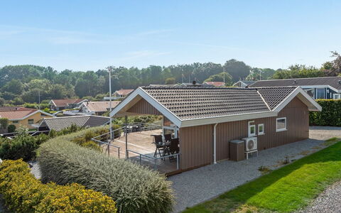 Ebbeline - 150M from the Sea: Plant Community, Sunlight, Herbaceous Plant, Garden, Plantation, Agriculture, Farm