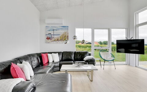 Constantin - 500M from the Sea: Plant Community, Sunlight, Herbaceous Plant, Garden, Plantation, Agriculture, Farm