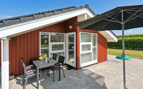 Inge - 300M from the Sea: Blue, Shrub, Cottage, Groundcover, Garden, Estate, Shade, Landscaping, Farmhouse, Eco Hotel