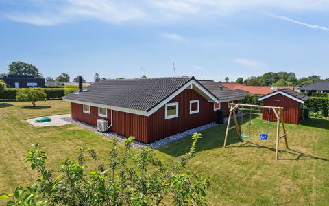 Inge - 300M from the Sea: Blue, Shrub, Cottage, Groundcover, Garden, Estate, Shade, Landscaping, Farmhouse, Eco Hotel