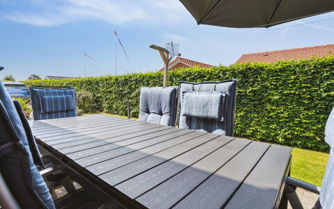 Inge - 300M from the Sea: Blue, Shrub, Cottage, Groundcover, Garden, Estate, Shade, Landscaping, Farmhouse, Eco Hotel
