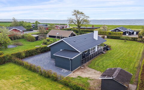 Elvina - 200M from the Sea: Blue, Shrub, Cottage, Groundcover, Garden, Estate, Shade, Landscaping, Farmhouse, Eco Hotel