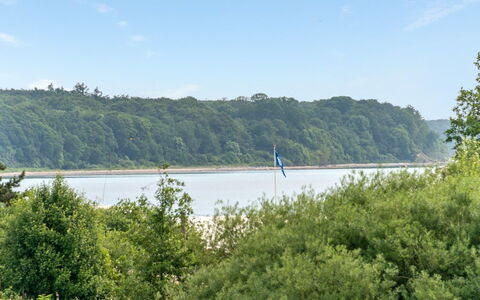 Ellyn - 500M from the Sea: Blue, Shrub, Cottage, Groundcover, Garden, Estate, Shade, Landscaping, Farmhouse, Eco Hotel