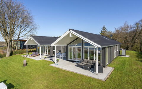 Lander - 20M from the Sea: Roof, House, Home, Cottage, Siding, Estate, Driveway, Garden Buildings, Yard, Shed