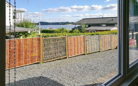 Star - 100M from the Sea: Roof, House, Land Lot, Home, Cottage, Estate, Garden Buildings, Shade, Log Cabin, Landscaping