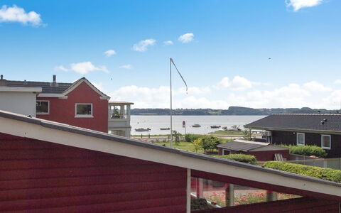 Star - 100M from the Sea: Roof, House, Land Lot, Home, Cottage, Estate, Garden Buildings, Shade, Log Cabin, Landscaping