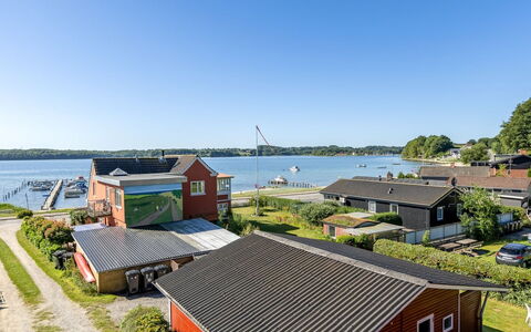 Star - 100M from the Sea: Apartment, Shade, Balcony, Chair, Fence, Outdoor Furniture, Aluminium, Artificial Turf