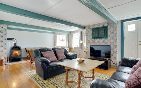 Arik - 700M from the Sea: Roof, House, Home, Cottage, Door, Siding, Deck, Porch, Plank, Hardwood