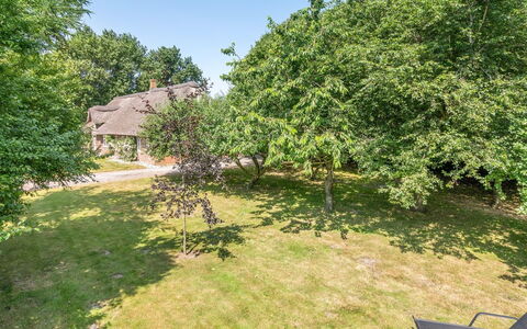 Arik - 700M from the Sea: Roof, House, Home, Cottage, Door, Siding, Deck, Porch, Plank, Hardwood