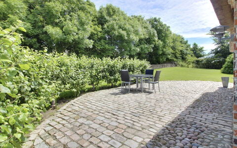 Ingulf - 18Km from the Sea: Blue, Shrub, Cottage, Groundcover, Garden, Estate, Shade, Landscaping, Farmhouse, Eco Hotel