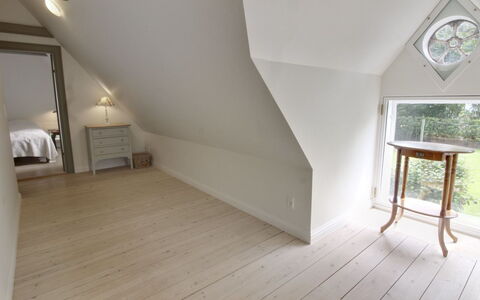 Ingulf - 18Km from the Sea: Blue, Shrub, Cottage, Groundcover, Garden, Estate, Shade, Landscaping, Farmhouse, Eco Hotel