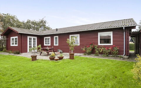 Harrieth - 16Km from the Sea: Blue, Shrub, Cottage, Groundcover, Garden, Estate, Shade, Landscaping, Farmhouse, Eco Hotel