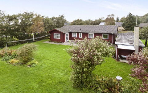 Harrieth - 16Km from the Sea: Blue, Shrub, Cottage, Groundcover, Garden, Estate, Shade, Landscaping, Farmhouse, Eco Hotel