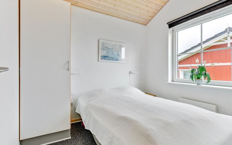 Karina - 150M to the Fjord: Home, Ceiling, Daylighting, Hardwood, Bedroom, Wood Stain, Plank, Siding, Bed, Snow