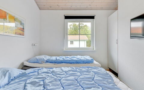 Karina - 150M to the Fjord: Home, Bedroom, Bedding, Bed, Bed Sheet, Daylighting, Winter, Freezing, Bed Frame