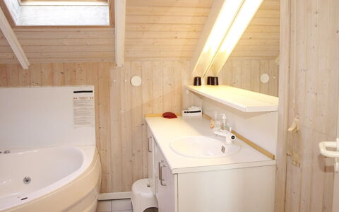 Ascan - 50M from the Sea: Plumbing Fixture, Bathroom Sink, Flooring, Bathroom, Sink, Wood, Floor, Interior Design, Tap, Plumbing
