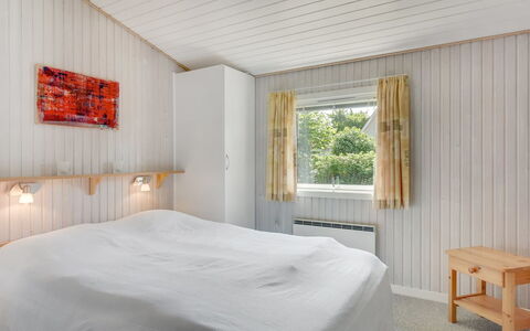 Tess - 50M from the Sea: Wood, Ceiling, Bedroom, Interior Design, Flooring, Floor, Bed, Bed Sheet, Bedding, Home