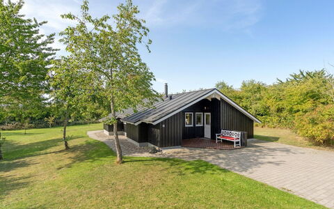 Gram - 450M from the Sea: Grass, House, Roof, Cottage, Home, Shrub, Farmhouse, Land Lot, Rural Area