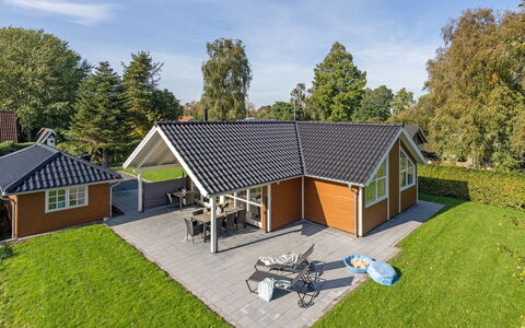 Hellena - 90M from the Sea: Grass, House, Roof, Cottage, Home, Shrub, Farmhouse, Land Lot, Rural Area