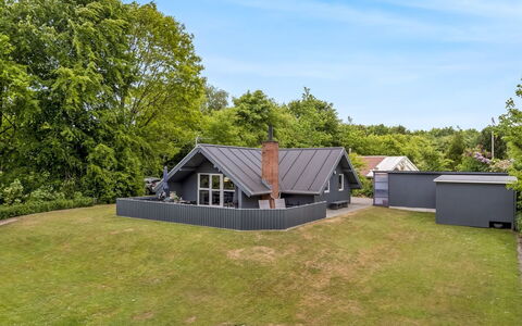 Asulf - 31Km from the Sea: House, Home, Roof, Cottage, Shrub, Siding, Door, Garden, Farmhouse