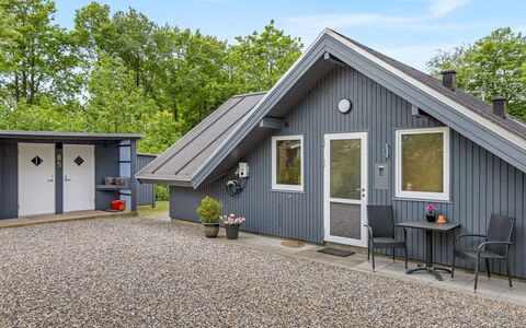 Asulf - 31Km from the Sea: House, Home, Roof, Cottage, Shrub, Siding, Door, Garden, Farmhouse