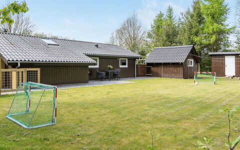 Kea - 30Km from the Sea: Building, Roof, House, Home, Cottage, Land Lot, Rural Area, Siding, Backyard, Lawn