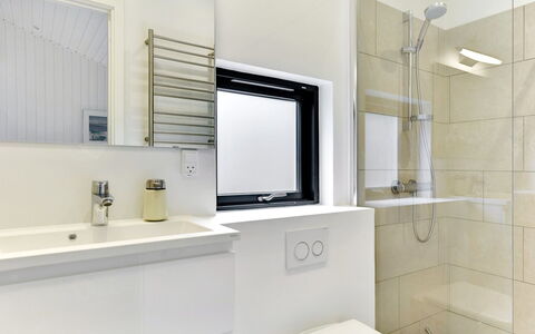 Judyta - 1Km from the Sea: Bathroom, Interior Design, Plumbing Fixture, Flooring, Floor, Mirror, Plumbing, Tap, Bathroom Cabinet, Room