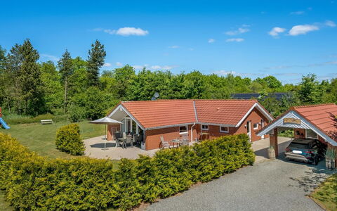 Erp - 10Km from the Sea: Roof, House, Home, Cottage, Door, Siding, Deck, Porch, Plank, Hardwood