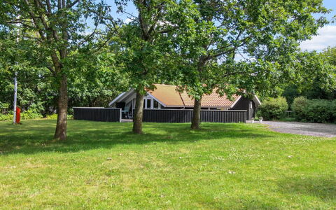 Carlotta - 12Km from the Sea: Roof, House, Land Lot, Home, Cottage, Estate, Garden Buildings, Shade, Log Cabin, Landscaping