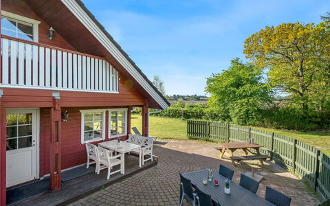 Liam - 800M to the Fjord: Grass, Shrub, House, Garden, Home, Cottage, Land Lot, Lawn, Groundcover
