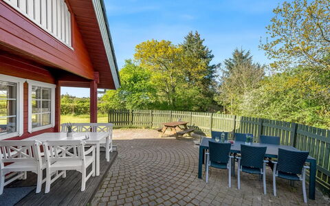 Liam - 800M to the Fjord: Grass, Shrub, House, Garden, Home, Cottage, Land Lot, Lawn, Groundcover