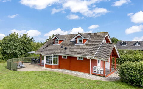 Liam - 800M to the Fjord: Grass, Shrub, House, Garden, Home, Cottage, Land Lot, Lawn, Groundcover