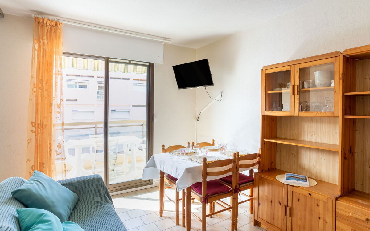 Accommodation:&nbsp;Saint James 200.11