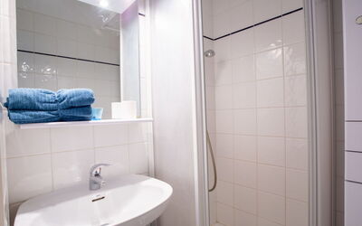 Accommodation:&nbsp;Saint James 200.9