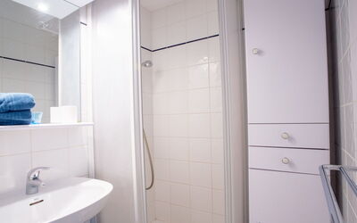 Accommodation:&nbsp;Saint James 200.9