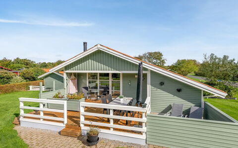 Fritzie - 600M to the Fjord: Cottage, Porch, Siding, Yard, Garden Buildings, Farmhouse, Fence, Outdoor Structure, Backyard, Deck