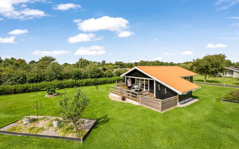 Fritzie - 600M to the Fjord: House, Roof, Home, Cottage, Shrub, Groundcover, Estate, Farmhouse, Siding, Garden Buildings