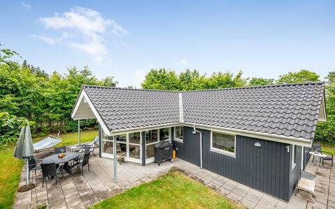 Valentin - 400M to the Fjord: Apartment, Shade, Balcony, Chair, Fence, Outdoor Furniture, Aluminium, Artificial Turf