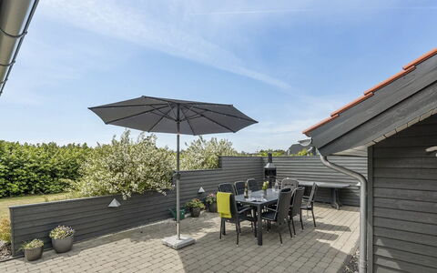 Donka - 300M to the Fjord: Roof, House, Land Lot, Home, Cottage, Estate, Garden Buildings, Shade, Log Cabin, Landscaping
