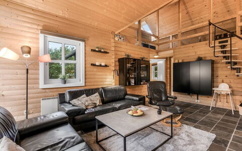 Yvonna - 350M to the Fjord: Wood, Home, Cottage, Hardwood, Log Cabin, Siding, Wood Flooring, Wood Stain, Plank, Living Room