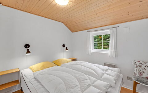 Herminia - 350M to the Fjord: Wood, Ceiling, Interior Design, Bedroom, Bed, Home, Floor, Room, Bed Frame, Bedding