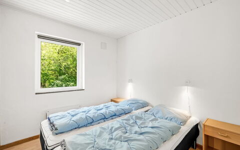 Aarni - 250M to the Fjord: Wall, Wood, Bedroom, Ceiling, Interior Design, Floor, Bed, Home, Bedding, Bed Frame