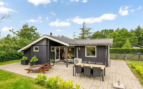 Embla - 500M to the Fjord: Plant Community, Sunlight, Herbaceous Plant, Garden, Plantation, Agriculture, Farm